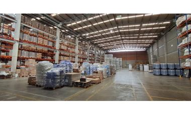 Arrienda  Excelente Bodega Fontibón  2.557 M2