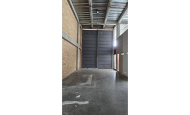 Arrienda  Excelente Bodega Fontibón  2.557 M2