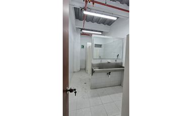 Arrienda  Excelente Bodega Fontibón  2.557 M2