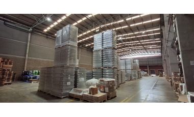 Arrienda  Excelente Bodega Fontibón  2.557 M2