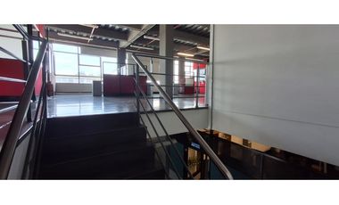 Arrienda  Excelente Bodega Fontibón  2.557 M2