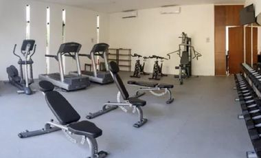 CASA EN VENTA CON PANELES SOLARES EN PRIVADA KINISH, CHOLUL.