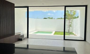 CASA EN VENTA EN PRIVADA XCANATUN, MERIDA.
