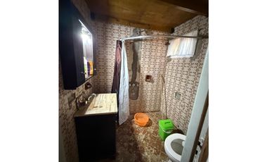 Casa de 2 dormitorios + altillo a 100 metros de Av. 10