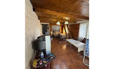 Casa de 2 dormitorios + altillo a 100 metros de Av. 10