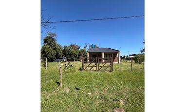 Casa de 2 dormitorios + altillo a 100 metros de Av. 10