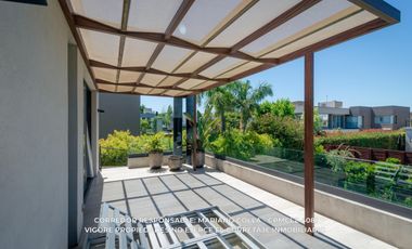 Casa en venta c/ cochera en Adrogué