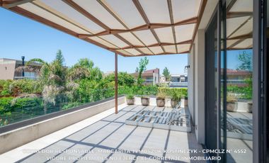 Casa en venta c/ cochera en Adrogué