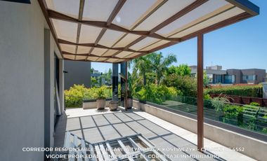 Casa en venta c/ cochera en Adrogué