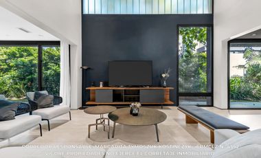 Casa en venta c/ cochera en Adrogué