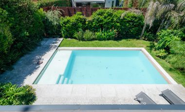 Casa en venta c/ cochera en Adrogué