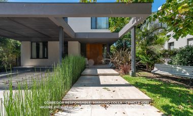 Casa en venta c/ cochera en Adrogué