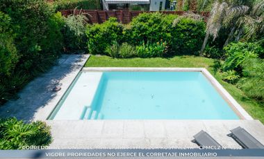 Casa en venta c/ cochera en Adrogué