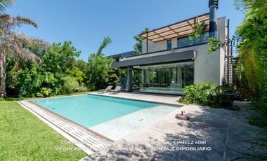 Casa en venta c/ cochera en Adrogué