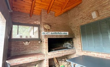 AT159. CUESTA BLANCA. GRAN CASA DE 3 HAB. GALERÍA TECHADA C/ASADOR.