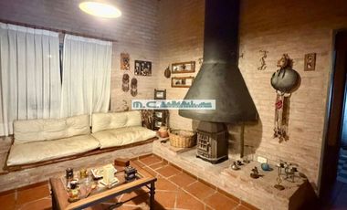 AT159. CUESTA BLANCA. GRAN CASA DE 3 HAB. GALERÍA TECHADA C/ASADOR.