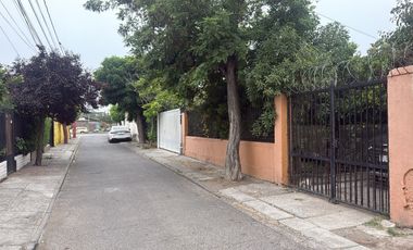 CASA, 2 PISOS, 2 DORM, 2 BAÑOS, TERRENO AMPLIO