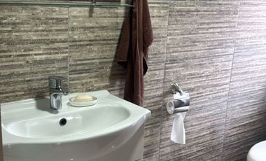 CASA, 2 PISOS, 2 DORM, 2 BAÑOS, TERRENO AMPLIO