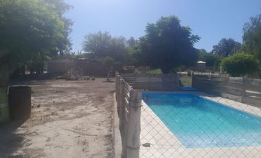 Casa con Pileta. 2 habitaciones.Sup 2734m2.Caucete