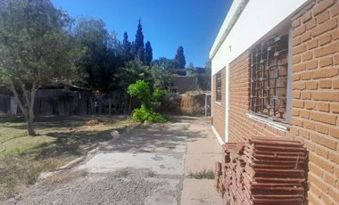 Casa con Pileta. 2 habitaciones.Sup 2734m2.Caucete