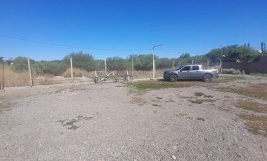 Casa con Pileta. 2 habitaciones.Sup 2734m2.Caucete