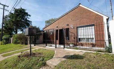 VENTA CASA 3 AMBIENTES CON COCHERA PLAYA SERENA