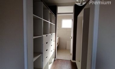 Casa en Venta en Por Av. Brasil c/ Vicuña Mackenna