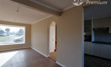 Casa en Venta en Por Av. Brasil c/ Vicuña Mackenna