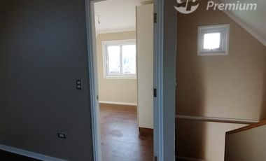 Casa en Venta en Por Av. Brasil c/ Vicuña Mackenna