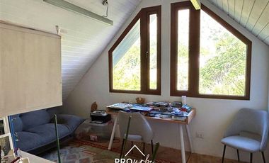 Parcela en Arriendo en Moderna, 3 dormitorios, 2 baños, Año Corrido, locomoción pública a la puerta, San José de Maipo