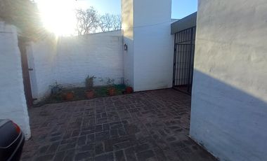 VENTA CASA 3 DORM, ZONA MUJER URBANA, CORDOBA