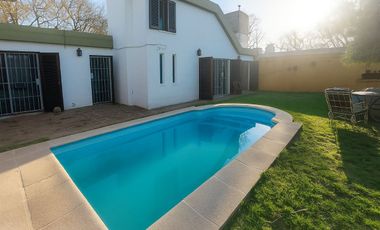 VENTA CASA 3 DORM, ZONA MUJER URBANA, CORDOBA