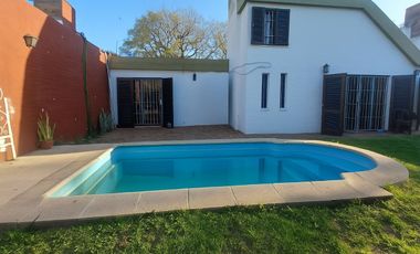 VENTA CASA 3 DORM, ZONA MUJER URBANA, CORDOBA