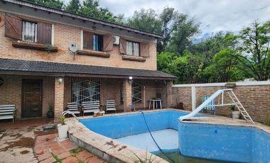 VENTA CASA 4 AMBIENTES MERLO
