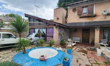 VENTA CASA 4 AMBIENTES MERLO