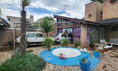 VENTA CASA 4 AMBIENTES MERLO
