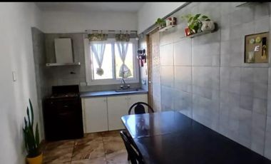 Departamento en venta - 2 Dormitorios 1 Baño - Cochera - 64Mts2 - Wilde