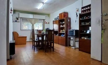 Departamento en venta - 2 Dormitorios 1 Baño - Cochera - 64Mts2 - Wilde