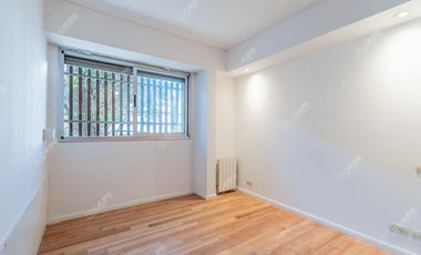 Cramer 4500 - Saavedra - PH de autor con Patio casi frente a la Plaza