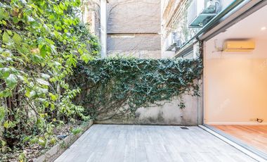 Cramer 4500 - Saavedra - PH de autor con Patio casi frente a la Plaza