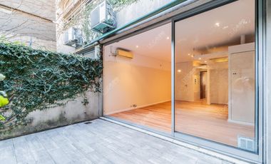 Cramer 4500 - Saavedra - PH de autor con Patio casi frente a la Plaza