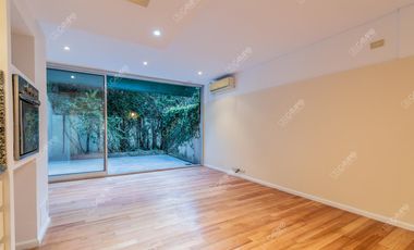 Cramer 4500 - Saavedra - PH de autor con Patio casi frente a la Plaza