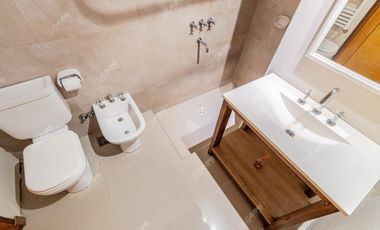 Cramer 4500 - Saavedra - PH de autor con Patio casi frente a la Plaza