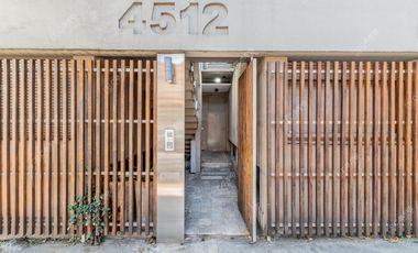 Cramer 4500 - Saavedra - PH de autor con Patio casi frente a la Plaza