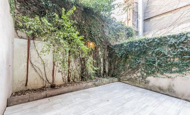 Cramer 4500 - Saavedra - PH de autor con Patio casi frente a la Plaza