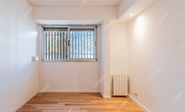 Cramer 4500 - Saavedra - PH de autor con Patio casi frente a la Plaza