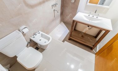 Cramer 4500 - Saavedra - PH de autor con Patio casi frente a la Plaza