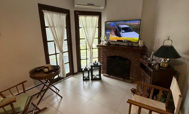 Hermosa Casa en Barrio Uno Ezeiza – Quincho, Jacuzzi y Cochera Doble