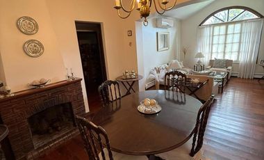 Hermosa Casa en Barrio Uno Ezeiza – Quincho, Jacuzzi y Cochera Doble