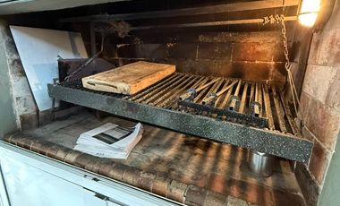 Hermosa Casa en Barrio Uno Ezeiza – Quincho, Jacuzzi y Cochera Doble